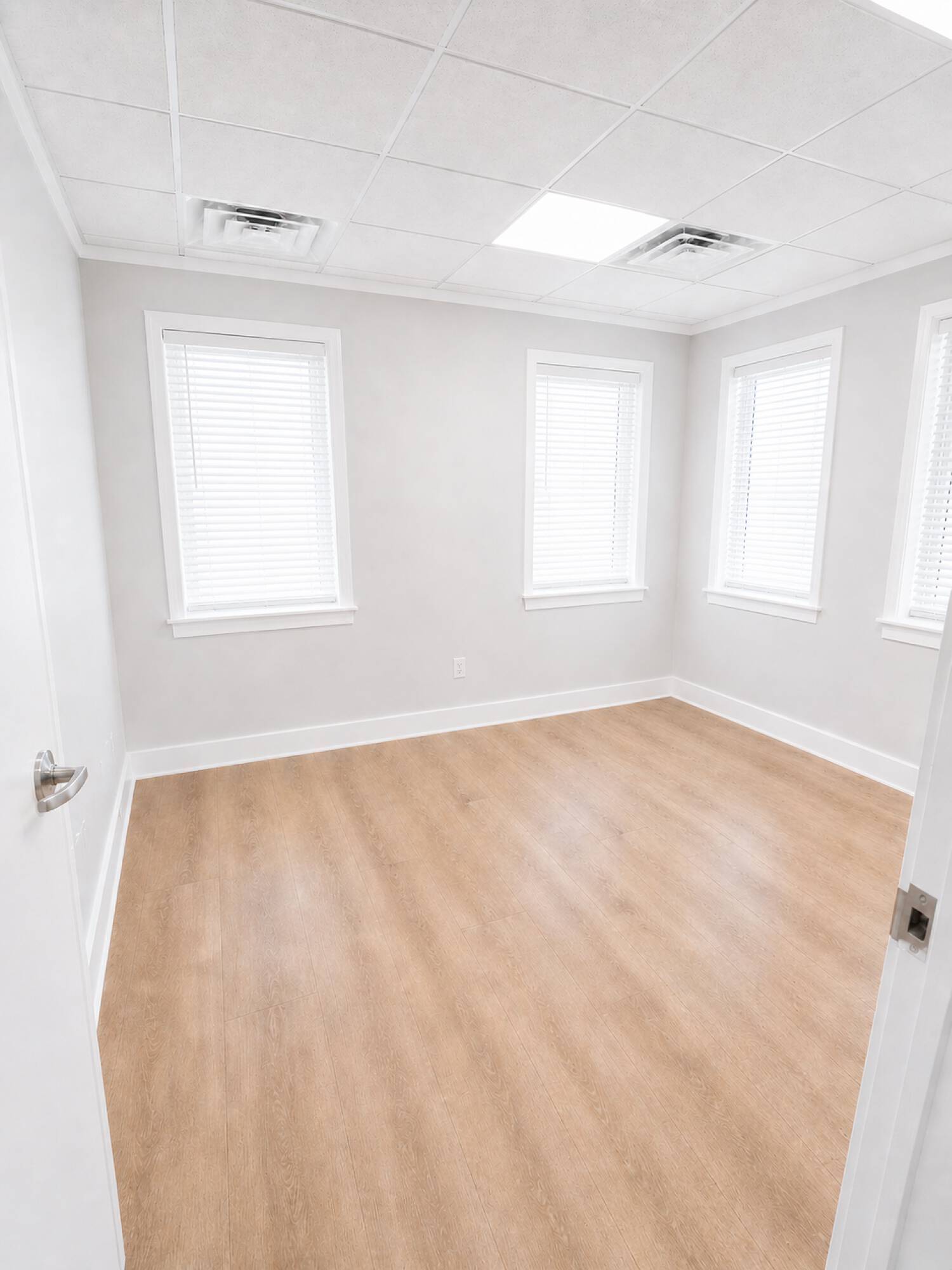 8903-8939 Broadway, Merrillville, IN for lease Interior Photo- Image 1 of 6