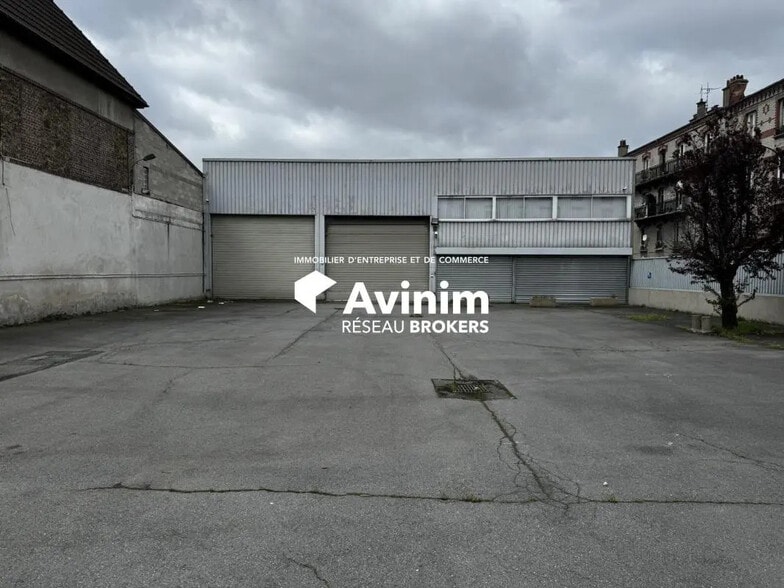Industrial in Aubervilliers for lease - Building Photo - Image 1 of 8