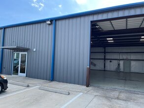 17100 Huffmeister Rd, Cypress, TX for lease Building Photo- Image 1 of 8