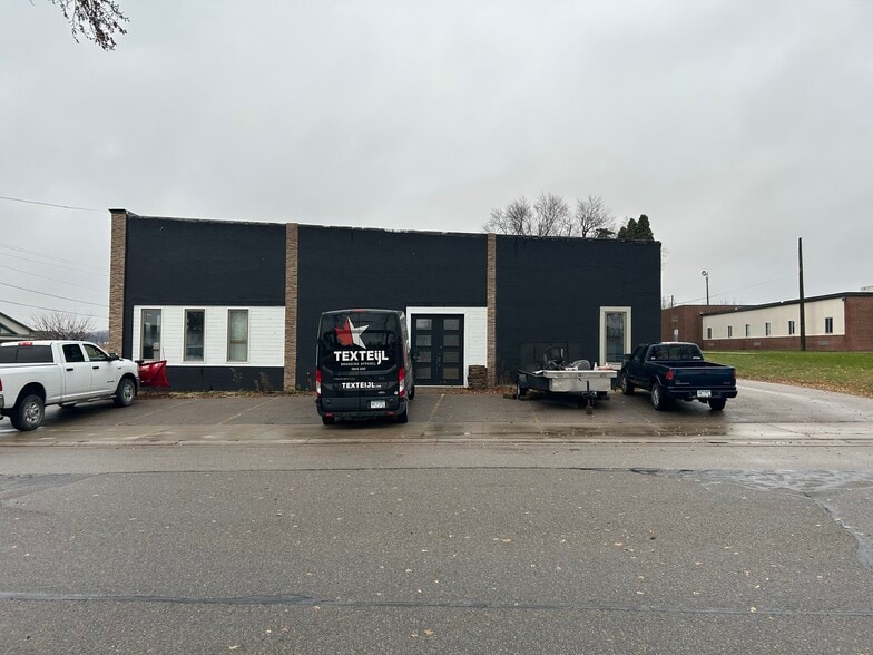 102 SE 2nd Ave, Elgin, MN for sale - Building Photo - Image 3 of 5