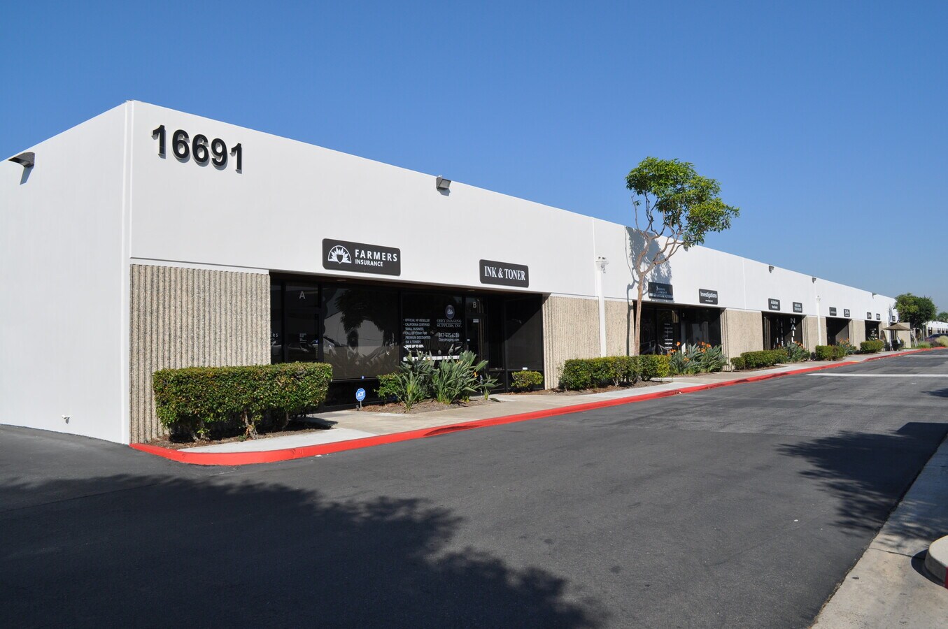 7272 Saturn Dr, Huntington Beach, CA 92647