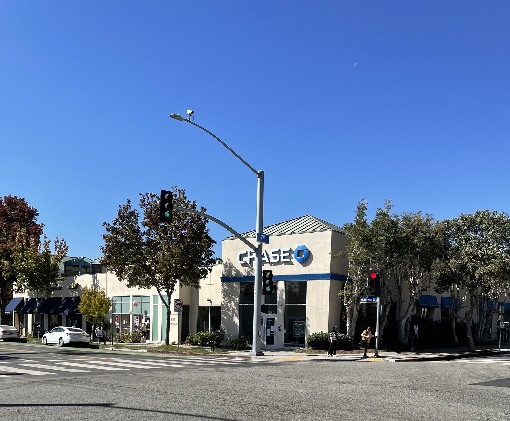 625 Montana Ave, Santa Monica, CA for lease Building Photo- Image 1 of 5
