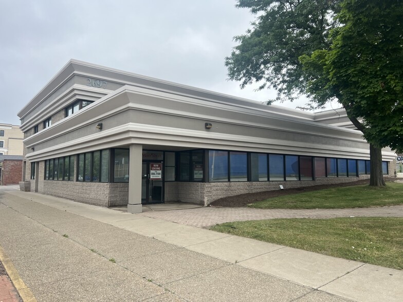 2697 Main St, Buffalo, NY for lease - Building Photo - Image 1 of 2