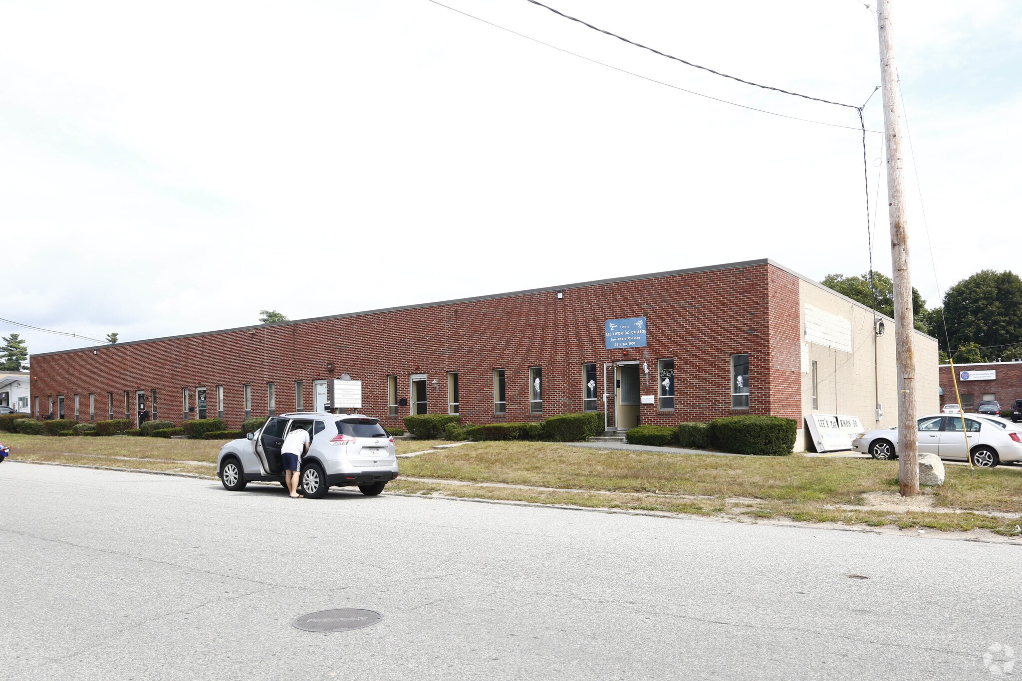 71-85 Tosca Dr, Stoughton, MA for sale Primary Photo- Image 1 of 1