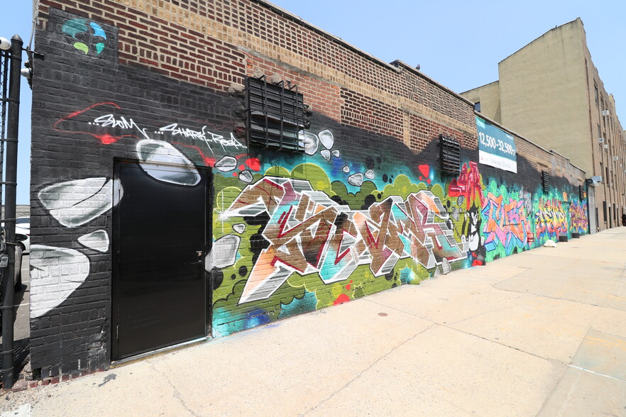 450 Johnson Ave, Brooklyn, NY for lease - Building Photo - Image 2 of 9