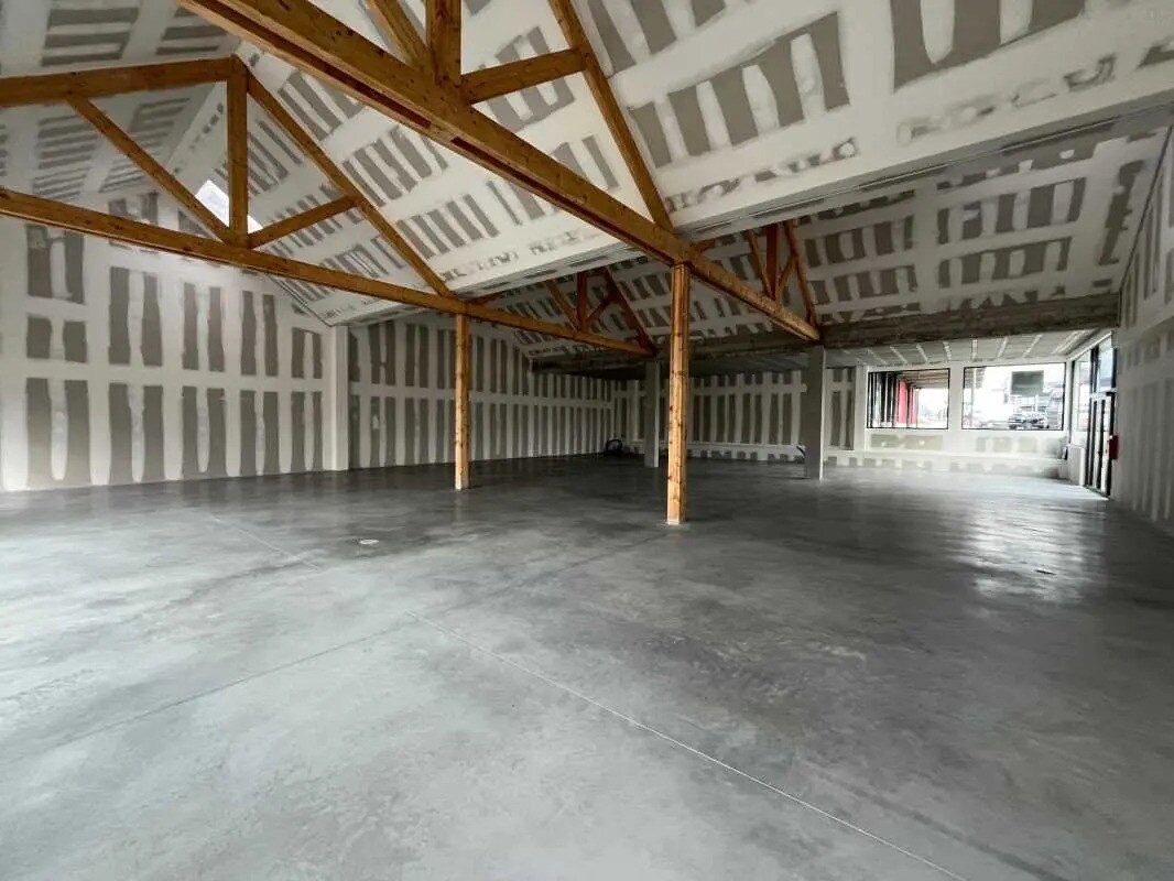 Retail in Guérande for lease Interior Photo- Image 1 of 7