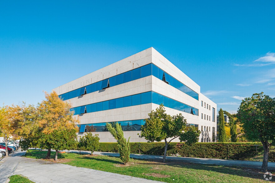 Calle Fuerteventura, 4, San Sebastián de los Reyes, Madrid for lease - Building Photo - Image 2 of 3