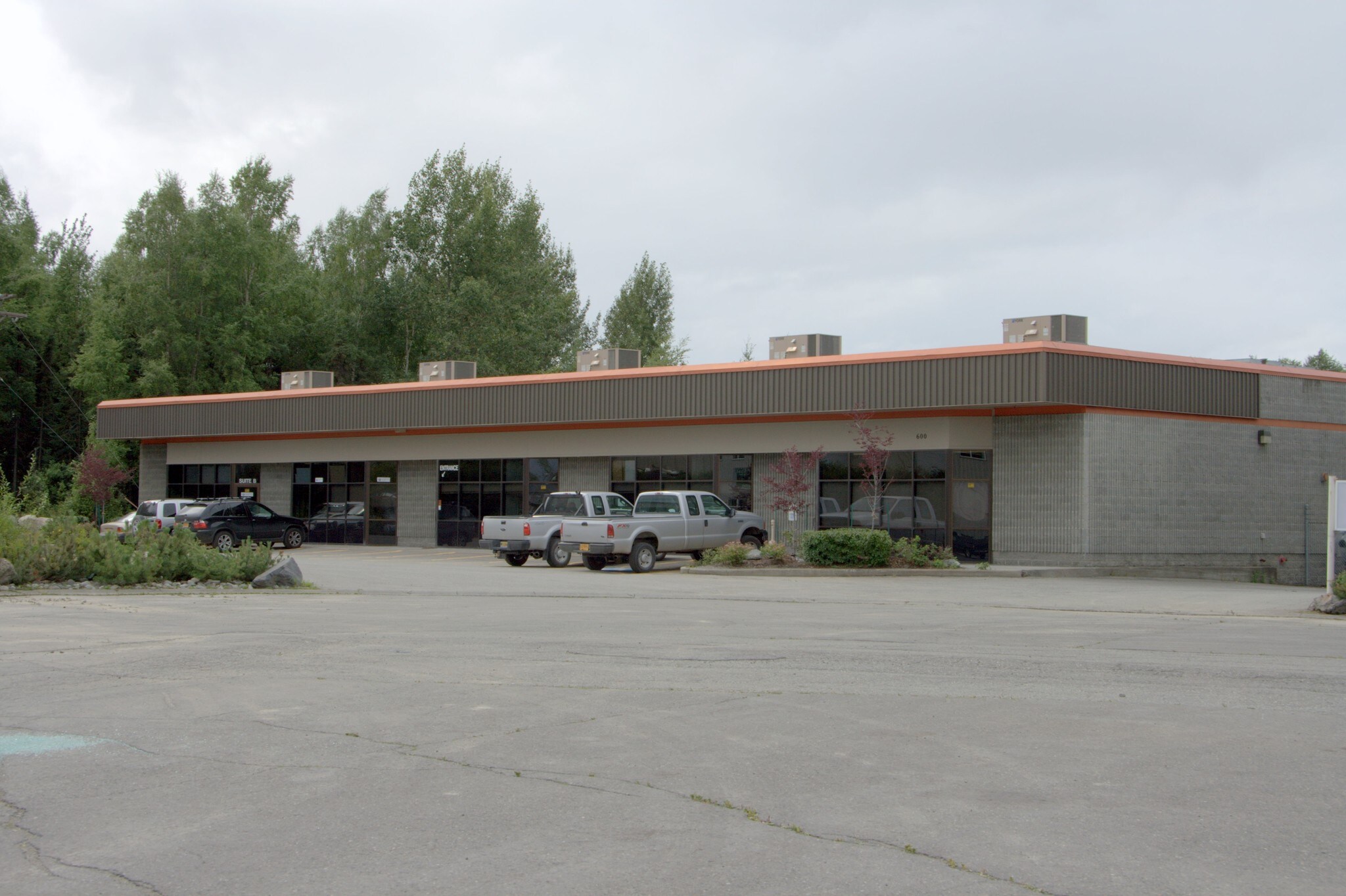 600 E 57th Pl, Anchorage, AK for sale Primary Photo- Image 1 of 1