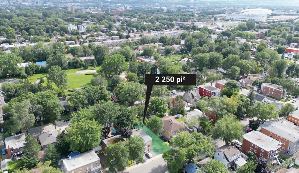 236 Rue Des Pins E, Québec, QC for sale - Primary Photo - Image 1 of 1