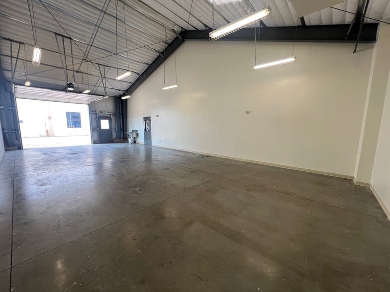 255 S Cleveland Ave, Loveland, CO for lease - Building Photo - Image 2 of 11