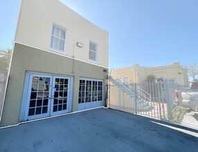 137 SE 1st Ave, Dania Beach, FL for lease Building Photo- Image 1 of 6