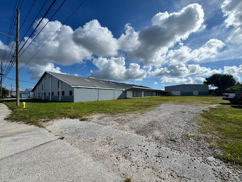 12925 N 49th St, Clearwater, FL for lease - Building Photo - Image 1 of 17