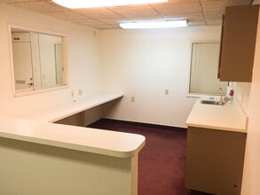 95 Montgomery Dr, Santa Rosa, CA for lease Interior Photo- Image 1 of 14