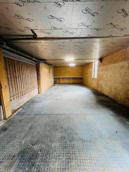 Flex in Méré for lease - Interior Photo - Image 3 of 12