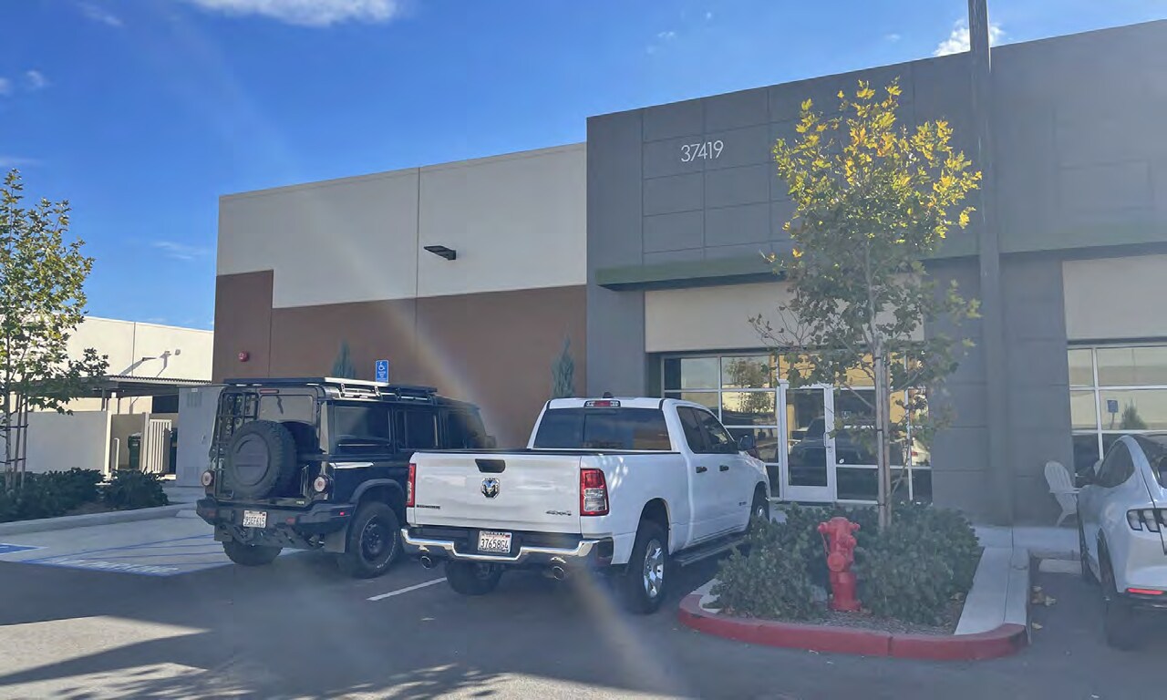 37373 Industry Way, Murrieta, CA for lease Building Photo- Image 1 of 5