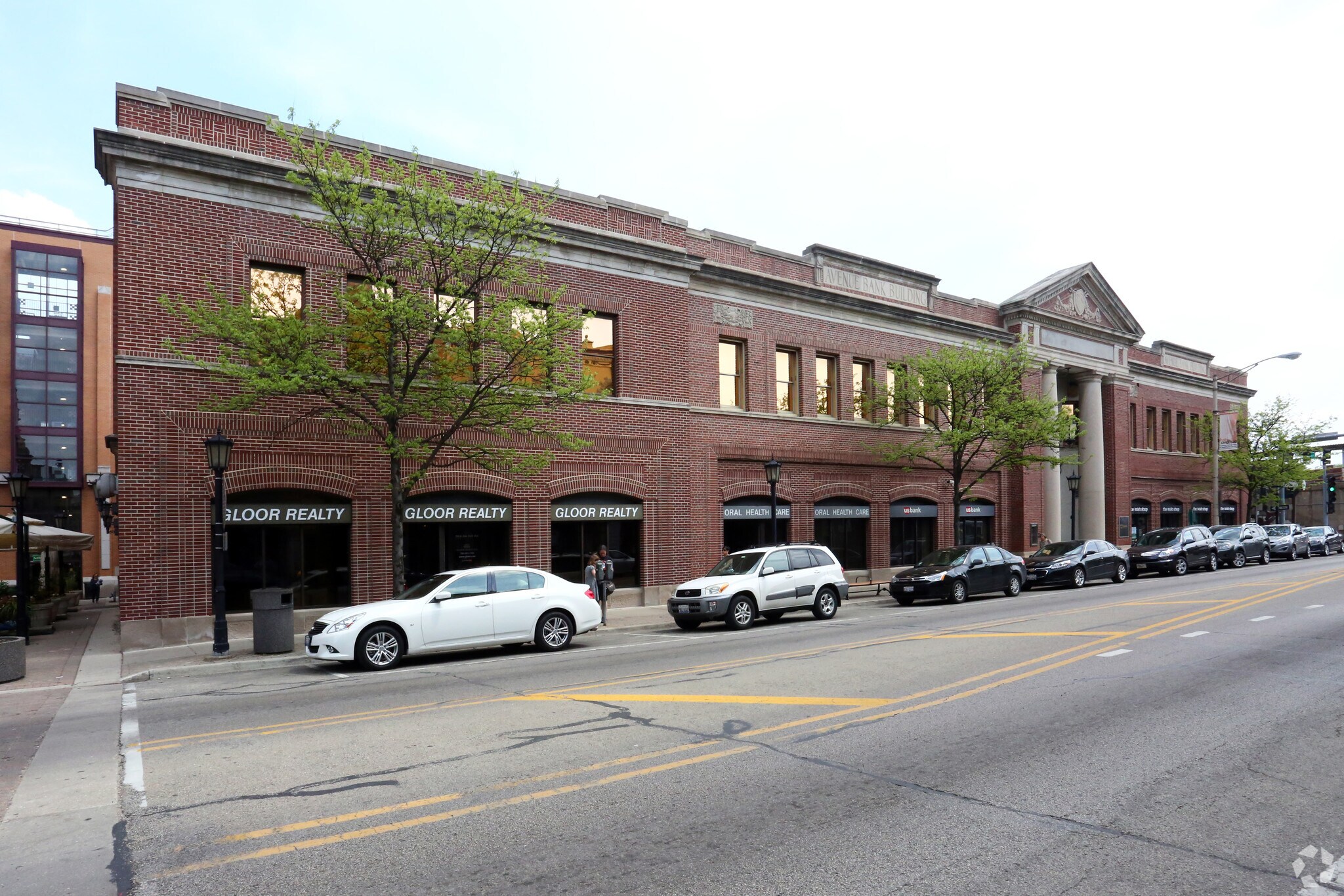 104 N Oak Park Ave, Oak Park, IL 60301 Retail for Lease