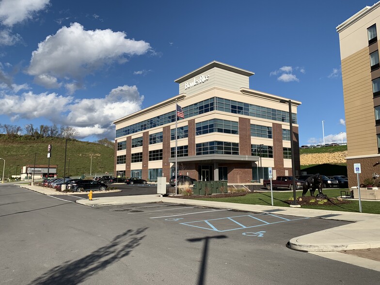 125 Granville Sq, Morgantown, WV for lease - Building Photo - Image 3 of 5