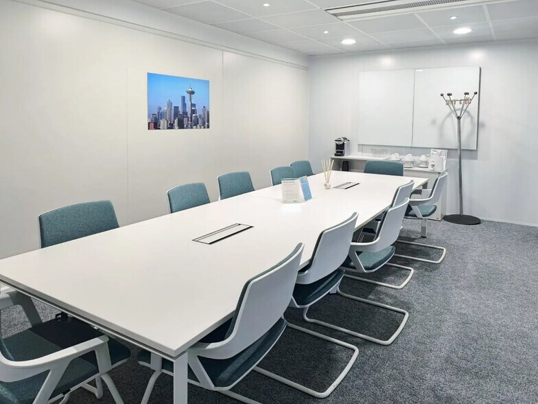 Office in Puteaux for lease - Interior Photo - Image 1 of 10