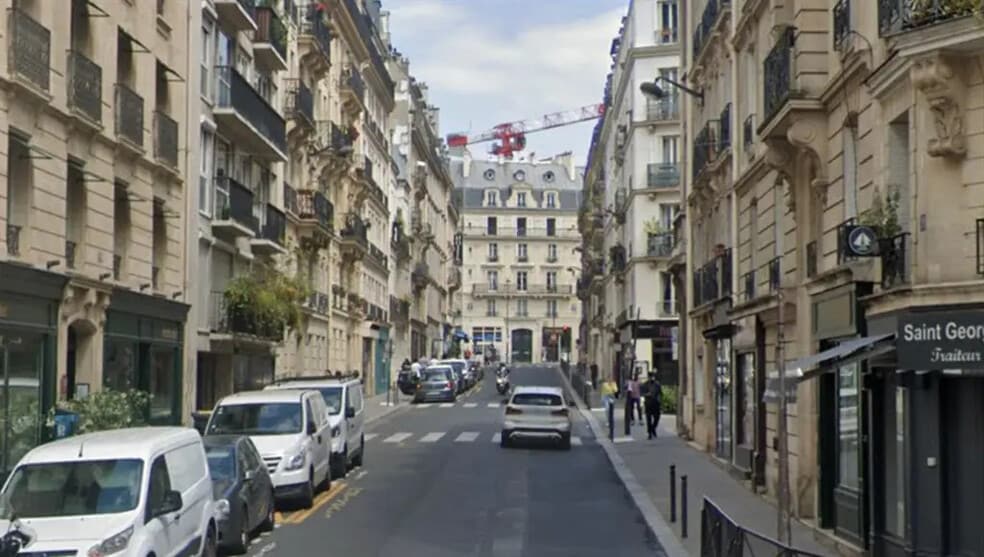 Retail in Paris for lease - Aerial - Image 2 of 2