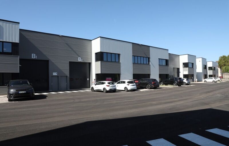 Office in Pierre-Bénite for sale Building Photo- Image 1 of 7