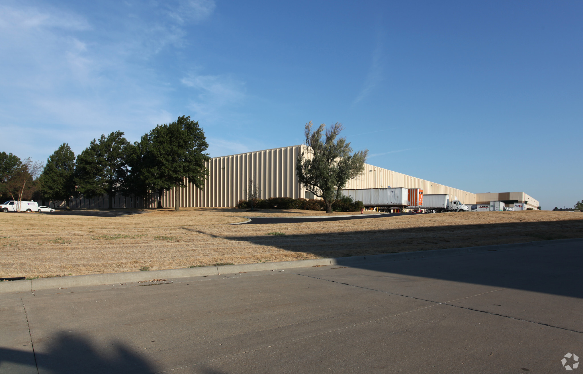 10707-10715 NW Airworld Dr, Kansas City, MO for lease Primary Photo- Image 1 of 12