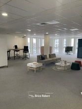 Office in Décines-Charpieu for lease Interior Photo- Image 2 of 12