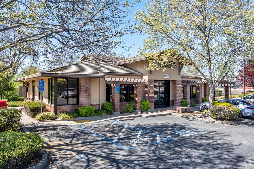 4960 Rocklin Rd, Rocklin, CA for lease - Primary Photo - Image 1 of 7