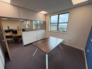 Private Road No. 2, Nottingham for lease Interior Photo- Image 2 of 9