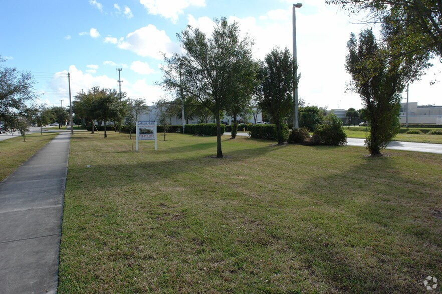 8100 Johnson St, Pembroke Pines, FL for sale - Primary Photo - Image 1 of 1