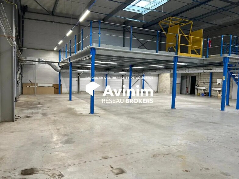 Industrial in Le Pin for lease - Interior Photo - Image 2 of 10