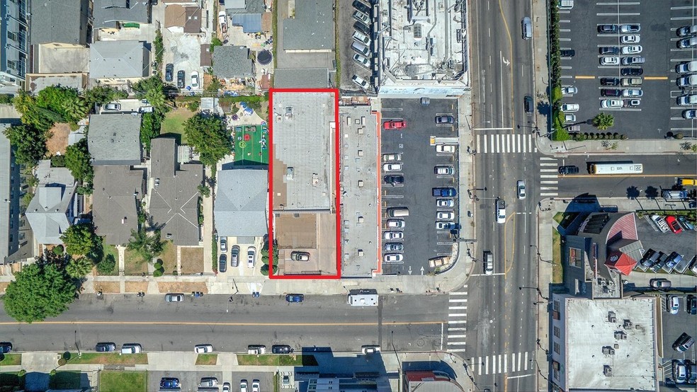 4711 Oakwood Ave, Los Angeles, CA for lease - Aerial - Image 3 of 22