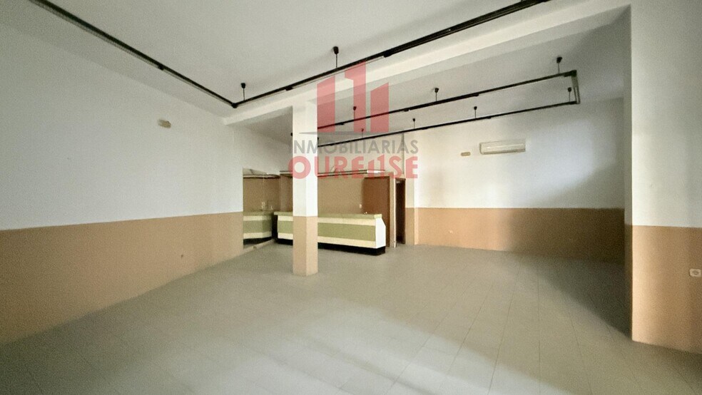 Retail in Ourense, Orense for lease - Building Photo - Image 2 of 6