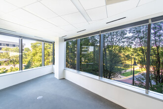 8020 Towers Crescent Dr, Vienna, VA for lease Interior Photo- Image 2 of 8