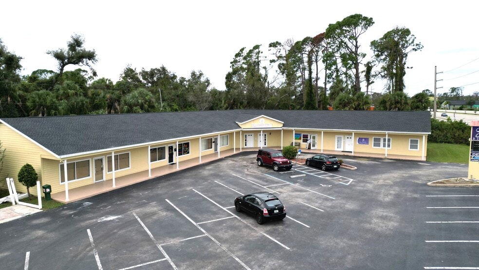 941 Tamiami Trl, Port Charlotte, FL for lease - Primary Photo - Image 1 of 8