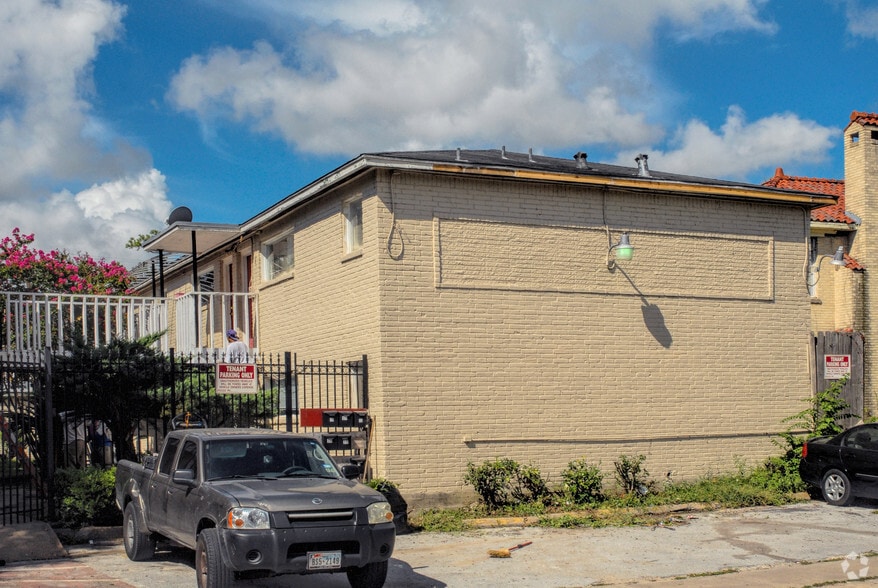 2508 Southmore Blvd, Houston, TX for sale - Building Photo - Image 3 of 14