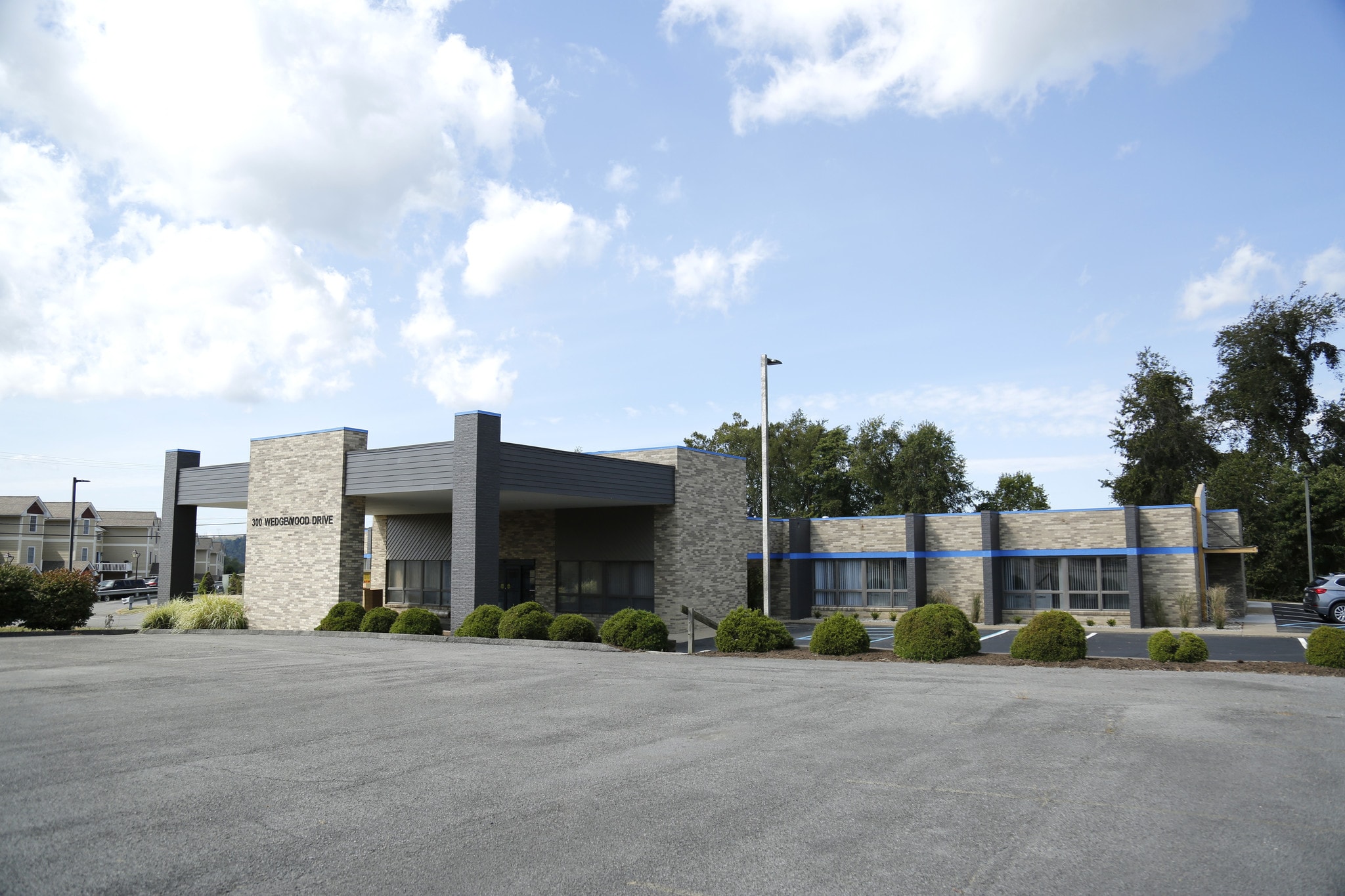 300 Wedgewood Dr, Morgantown, WV for lease Building Photo- Image 1 of 15