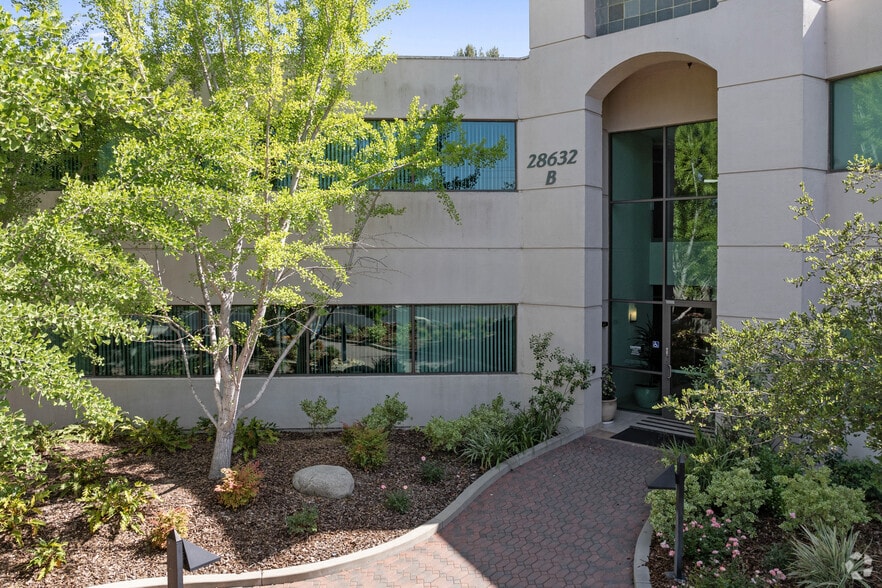 28632 Roadside Dr, Agoura Hills, CA for lease - Building Photo - Image 3 of 14