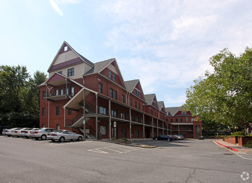 525-545 Main St, Laurel, MD for lease - Primary Photo - Image 1 of 10