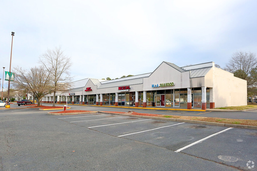 2080-2098 Nickerson Blvd, Hampton, VA for lease - Building Photo - Image 2 of 10