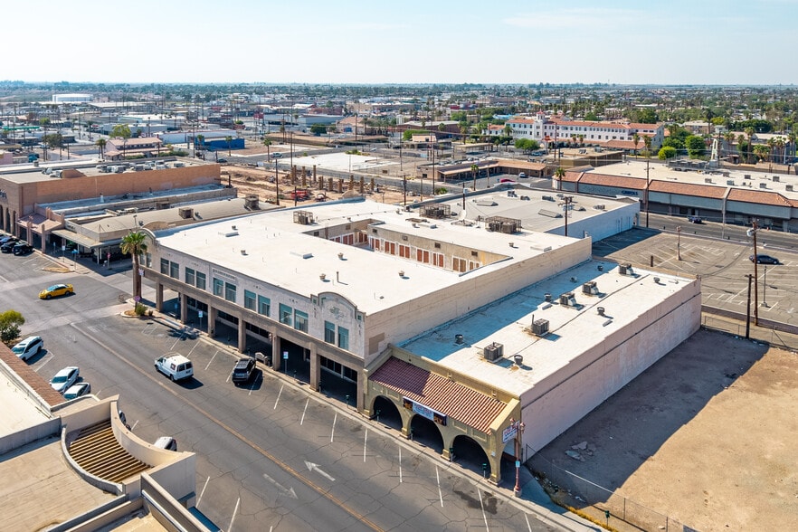 301-315 E 2nd St, Calexico, CA for sale - Building Photo - Image 3 of 7