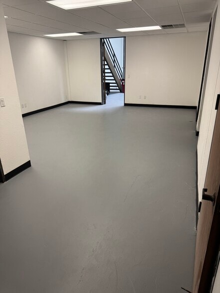 6377 Nancy Ridge Dr, San Diego, CA for lease - Interior Photo - Image 2 of 7