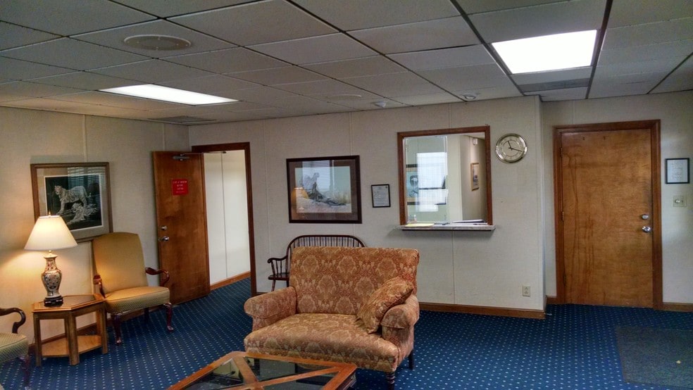 1867 Forsyth St, Macon-Bibb, GA for sale - Interior Photo - Image 3 of 12