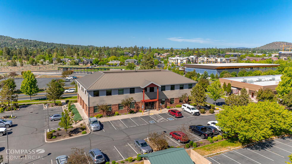 963 SW Simpson Ave, Bend, OR for lease - Building Photo - Image 1 of 10