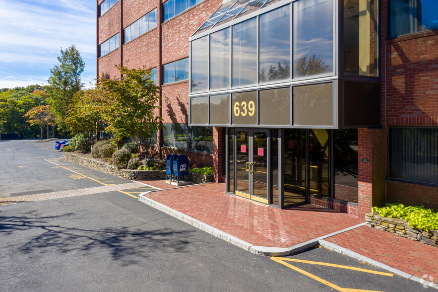 639 Granite St, Braintree, MA for lease - Building Photo - Image 3 of 5