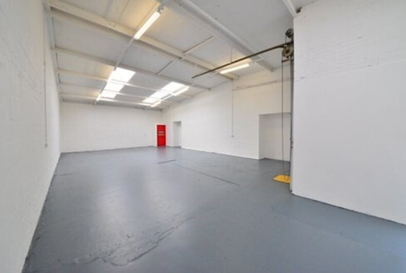 17-25 Enterprise Way, London for lease - Interior Photo - Image 2 of 3