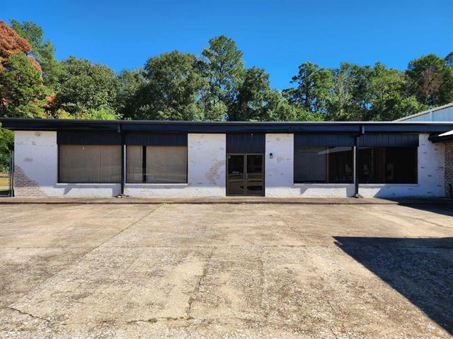975 Southview Cir, Center, TX for sale - Building Photo - Image 1 of 1