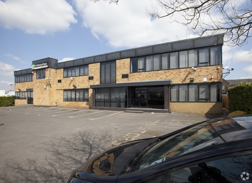 Delta Way, Egham for lease - Building Photo - Image 3 of 15