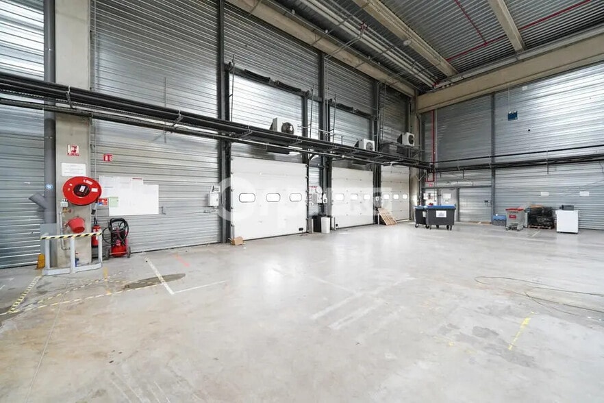 Office in Mions for lease - Interior Photo - Image 2 of 11