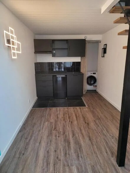 Retail in Villeurbanne for sale - Interior Photo - Image 2 of 6