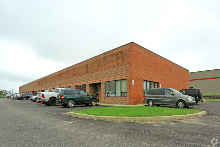 25 Saunders Rd, Barrie, ON for lease - Primary Photo - Image 1 of 22